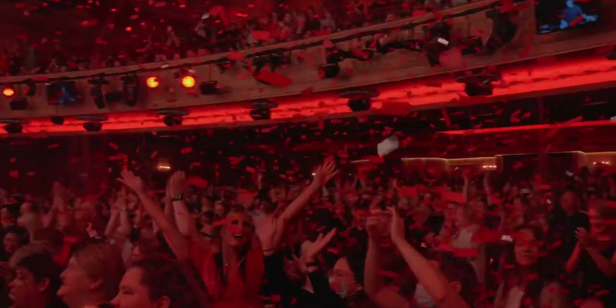 VIDEO: Inside the Sing-a-Long Performance of MOULIN ROUGE! in Australia