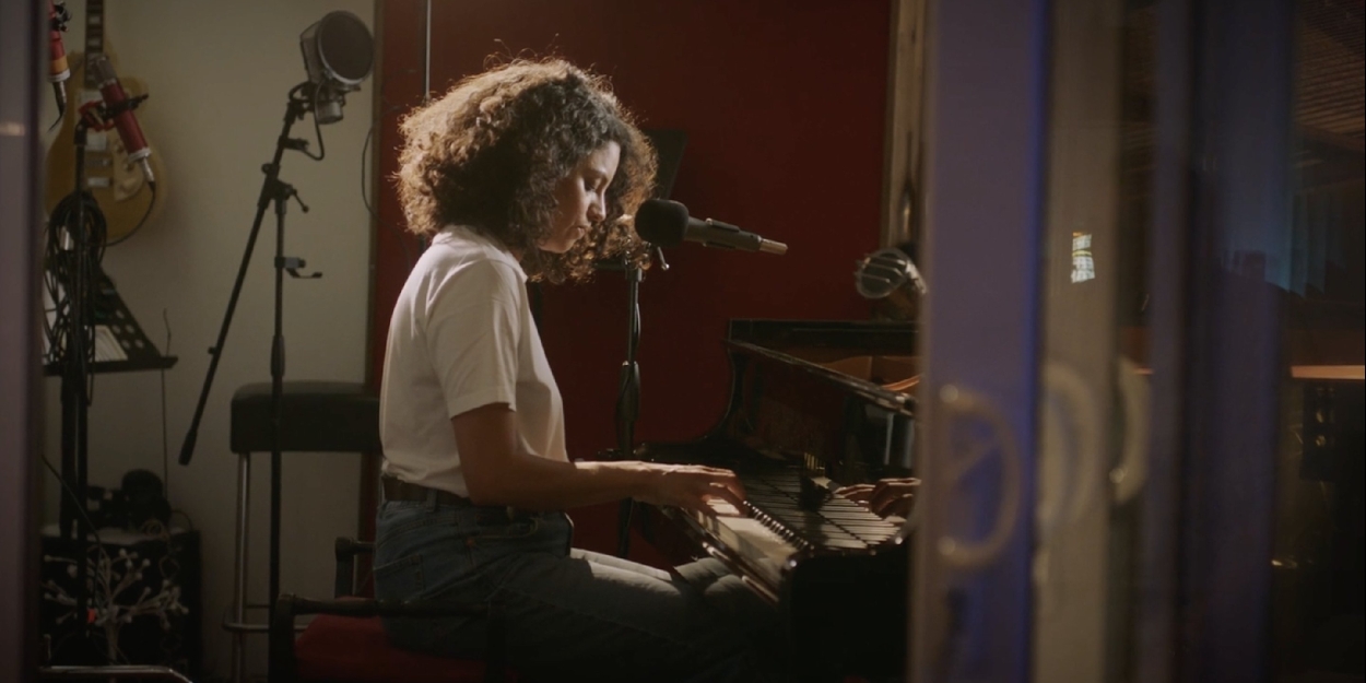Video: Anoushka Lucas 'Shoulders' Music Video for ELEPHANT at The Menier Chocolate… Video