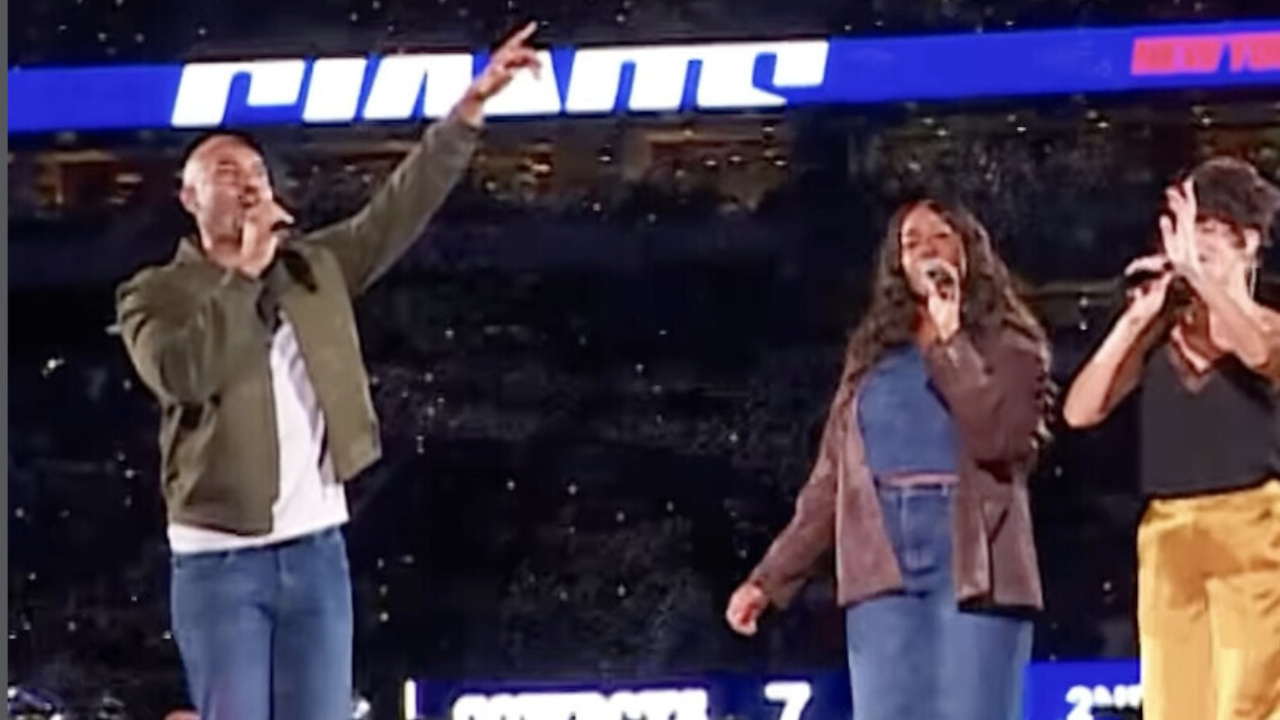 Video: HAMILTON Performs Halftime Show at NY Giants Game Video