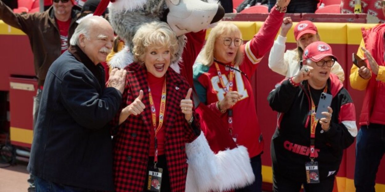 Video: Hallmark Unveils HOLIDAY TOUCHDOWN: A CHIEFS LOVE STORY Trailer Photo