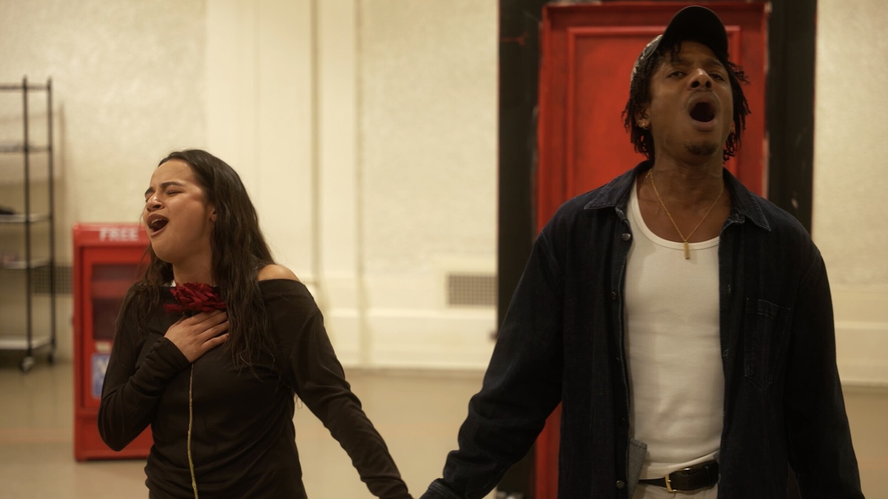 Video: Welcome Home! The Cast of IN THE HEIGHTS Brings the Barrio Back to NYC Video