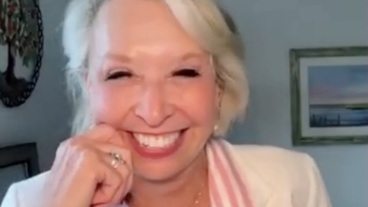 Video: Julie Halston Is Coming Back to Birdland Video