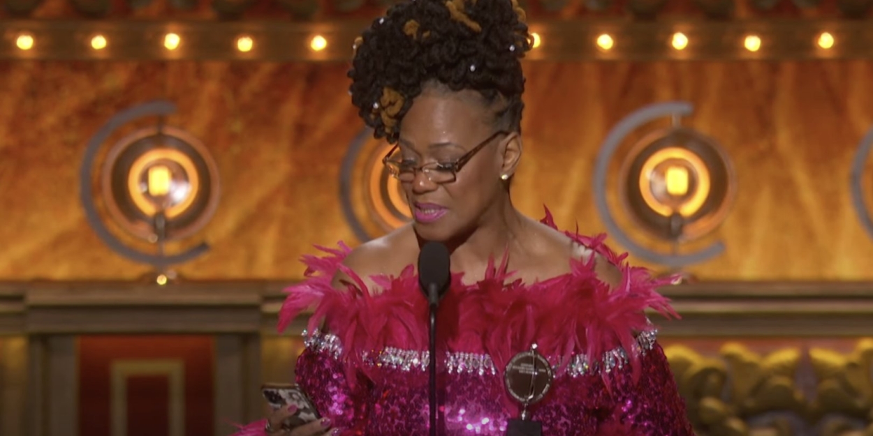 Video: Kecia Lewis Accepts Tony Award For HELL'S KITCHEN Photo