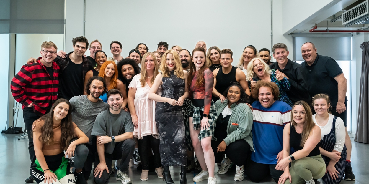 Photos/Video: Kylie Minogue Visits the Cast of I SHOULD BE SO LUCKY in Rehearsal Video
