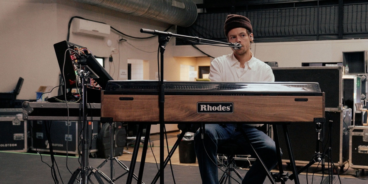 Video/Photos: Netflix Debuts Trailer and Rehearsal Images for HARRY STYLES. ONE… Video