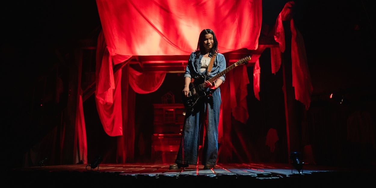 Photos & Video: First Look at WHITE ROOSTER at Lookingglass Theatre Video