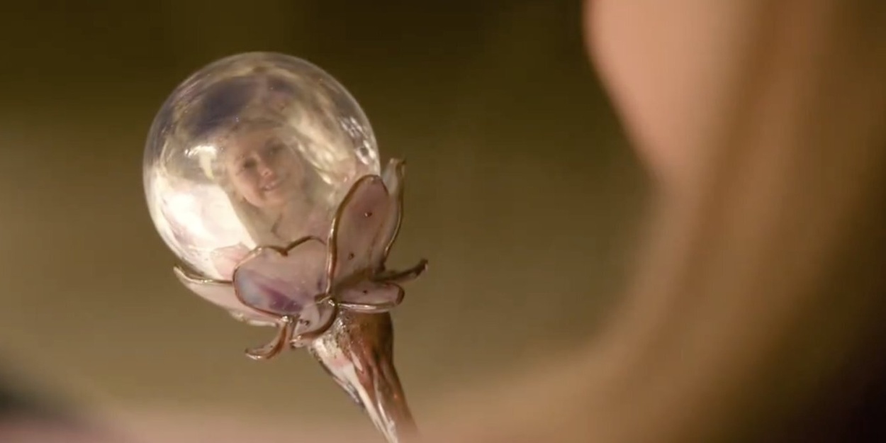 Video: WICKED: FOR GOOD Drops New Promo Featuring First Look at Younger Glinda Photo