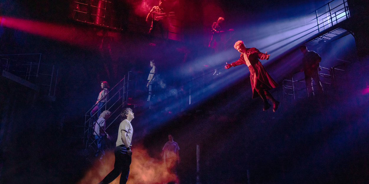 Video: Watch Scenes from THE LOST BOYS on Broadway Video