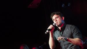Jarrod Spector Will Perform at Axelrod PAC's Annual Gala Image
