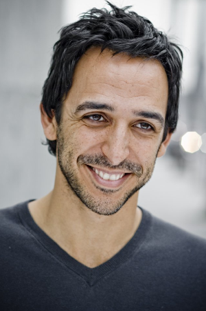 Listen: Amir Arison Talks THE KITE RUNNER and More on LITTLE KNOWN FACTS Image