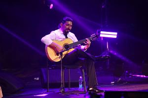 FLAMENCO GUITAR With Antonio Rey Comes to Roulette Next Month Image