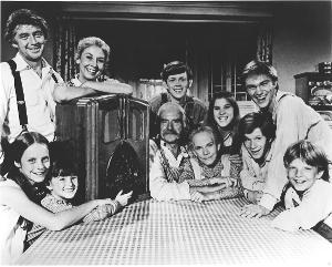 THE WALTONS Cast Reunite Publicly For 50th Anniversary At The Hollywood Museum  Image