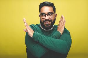 Eshaan Akbar Adds Extra Date To Debut Live Tour, THE PRETENDER Image