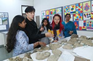 World University of Design Hosts the Vietnam-India International Exhibition and Workshop 2023-24 Image