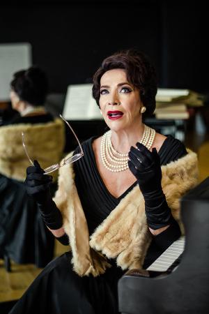 Pieter Toerien and Cape Town Opera Will Present MASTER CLASS Starring Sandra Prinsloo Beginning in March 