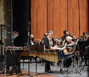 La OSN Interpretó A Brahms, Noon Y A Beach, Bajo La Batuta De Virginia Martínez Y La Participación De Gabriela Jiménez Image