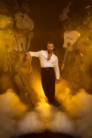 Derek Hough Comes to Sarasota With SYMPHONY OF DANCE This December Image