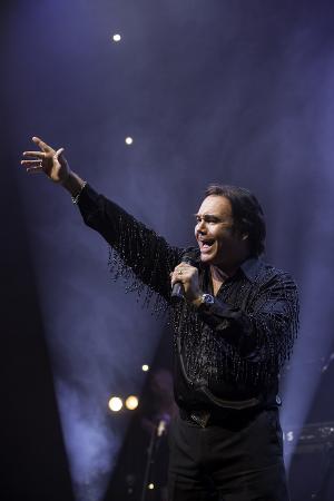 SWEET CAROLINE The Ultimate Tribute To Neil Diamond Will Make its West End Premiere Image
