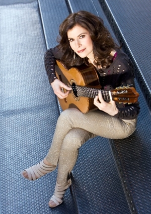 Grammy-Winner Sharon Isbin To Be Inducted Into The 2023 Guitar Foundation of America Hall of Fame  Image