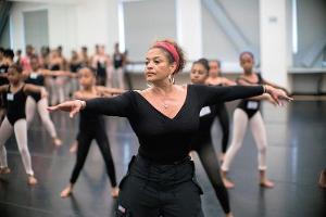Detroit's Carr Center Welcomes Back Debbie Allen To Lead Dance Academy Intensive 