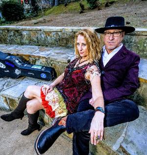 Five-Time Arkansas CMA Nominees Top International Sales Chart Image