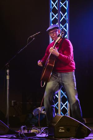 Pete Price Revives Romance With New Single And Lyric Video: “Old Movies And You” Image