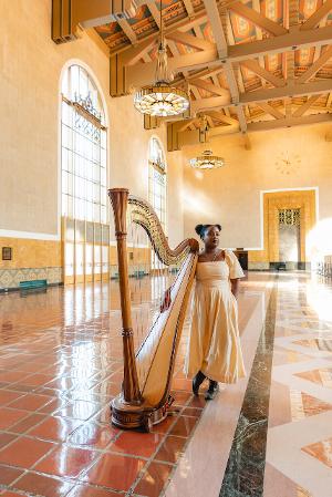 Metro Art Presents 'Waiting In The Light' by Nailah Hunter Image