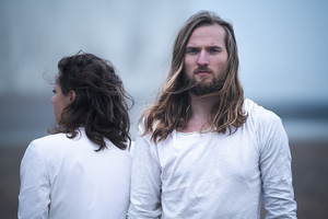 Dream-pop Duo Teepee Releases New Single 'No Reason' Image