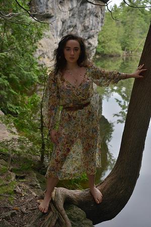 Delyn Grey Releases New Single 'Set Me Free' Image