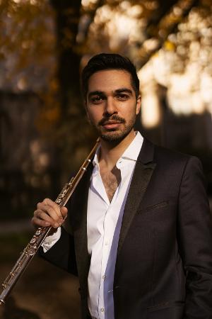 Flutist Amir Hoshang Farsi Joins Suòno Artist Management Roster 