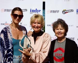 Dee Wallace Presented With Woman Of Influence Award At Women Filmmakers Showcase 2022 In Santa Monica 
