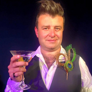 Tim McArthur Performs At Chicago's Drew's On Halsted For Two Nights Only Image