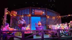 VIDEO: First Look At SPOOKLEY THE SQUARE PUMPKIN At Stages Theatre Company 