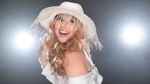 Watch: Taylor Sanders Releases Official Music Video for 'Firecracker' Image