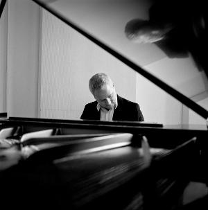 92Y to Present Jeremy Denk Playing Bach Image