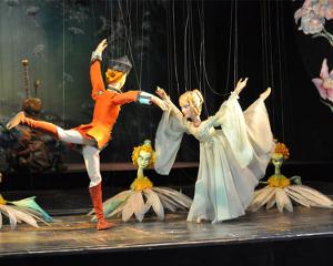 Celebrate The Holidays At Flushing Town Hall With THE NUTCRACKER By The Acclaimed Salzburg Marionette Theatre 