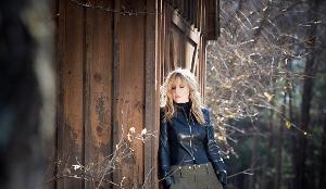 Donna Lewis Teams Up With David Baron On Kate Bush Cover 'Running Up That Hill (A Deal With God)' 
