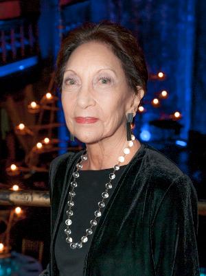 En Garde Arts Launches Joan D. Firestone Fund for Mid-Career Theatre Artists Image