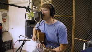 VIDEO: Carter Brady Takes You Through The Recording Studio In His New Music Video 'Chasing Vampires (Unplugged)'  Image