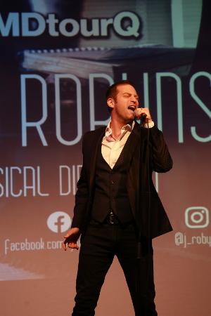 Jon Robyns and Chris Hatt to Perform at The Pheasantry 