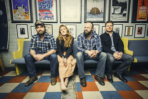 Amanda Anne Platt & The Honeycutters Bring Their Roots Country Style To Christmas Image