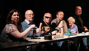 IN THE DARK Sees Audiences Blindfolded To Hear The Stories Of Its Blind Or Visually Impaired Performers Image