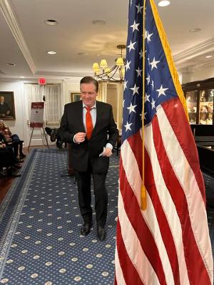 Tenor Anthony Kearns Headlines Fifth Annual Holiday Veterans Tribute In Washington, DC Image