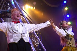 Circus Star Bello Nock Opens CIRCUS EXTREME VARIETY SHOW In Wisconsin Dells Image