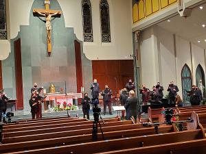 St. Charles Singers To Present CANDLELIGHT CAROLS Free Online Image