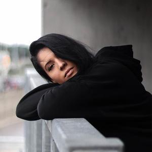 Pop-R&B Singer/Songwriter Jennifer Lauren Releases Soaring New Single “Kingdom Come” Image
