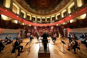 The Oxford Philharmonic Orchestra Premieres John Rutter's 'Joseph's Carol' to Celebrate Oxford Vaccine Team 