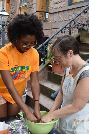 Arts Leader Kendra J. Ross Heads 9th Annual STooPS BEDSTUY ARTS CRAWL 