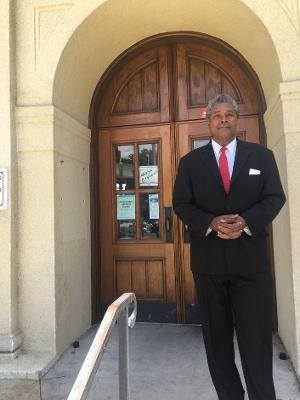 VIDEO: Darryl Maximilian Robinson Shares A KING LEAR Speech At LA's Historic Lincoln Heights Library Image