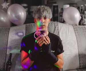 Cameron Sanderson Shares 'Grey' Image